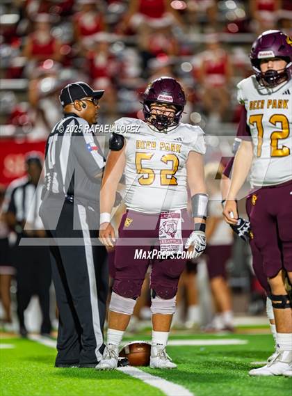 Thumbnail 2 in Deer Park vs. North Shore (UIL 6A D1 Football Bi-District) photogallery.