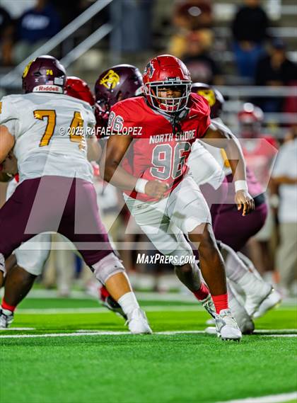 Thumbnail 1 in Deer Park vs. North Shore (UIL 6A D1 Football Bi-District) photogallery.