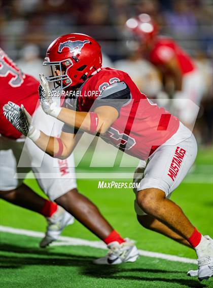 Thumbnail 3 in Deer Park vs. North Shore (UIL Football 6A D1 Bi-District) photogallery.
