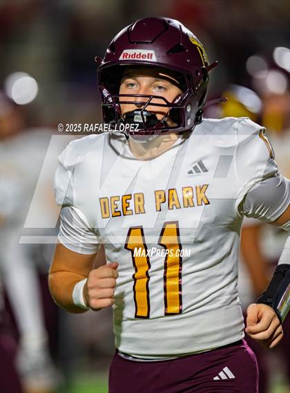 Thumbnail 2 in Deer Park vs. North Shore (UIL Football 6A D1 Bi-District) photogallery.
