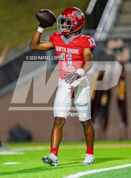 Thumbnail 3 in Deer Park vs. North Shore (UIL Football 6A D1 Bi-District) photogallery.