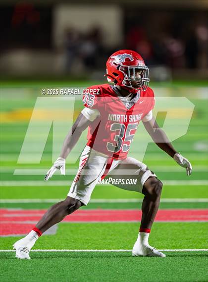 Thumbnail 1 in Deer Park vs. North Shore (UIL Football 6A D1 Bi-District) photogallery.