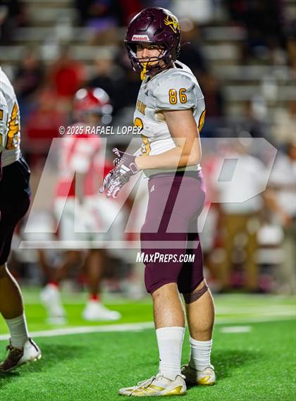 Thumbnail 3 in Deer Park vs. North Shore (UIL Football 6A D1 Bi-District) photogallery.