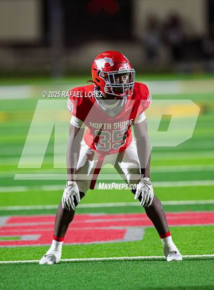 Thumbnail 3 in Deer Park vs. North Shore (UIL Football 6A D1 Bi-District) photogallery.