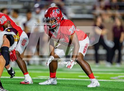 Thumbnail 1 in Deer Park vs. North Shore (UIL Football 6A D1 Bi-District) photogallery.