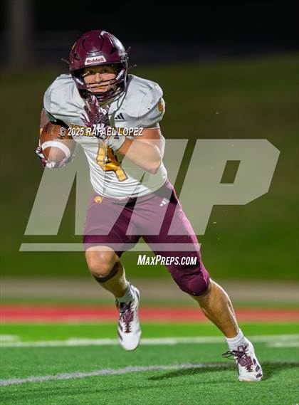 Thumbnail 2 in Deer Park vs. North Shore (UIL 6A D1 Football Bi-District) photogallery.