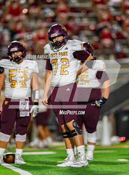 Thumbnail 3 in Deer Park vs. North Shore (UIL Football 6A D1 Bi-District) photogallery.