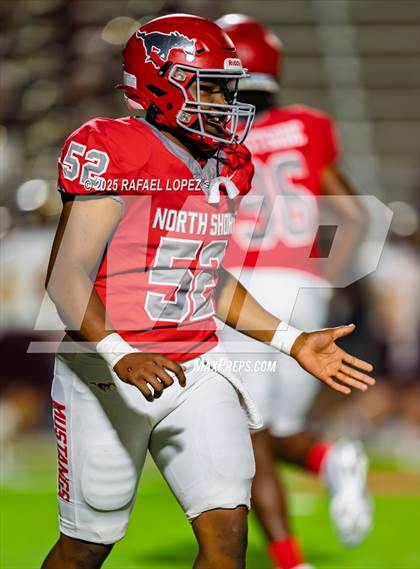 Thumbnail 2 in Deer Park vs. North Shore (UIL Football 6A D1 Bi-District) photogallery.