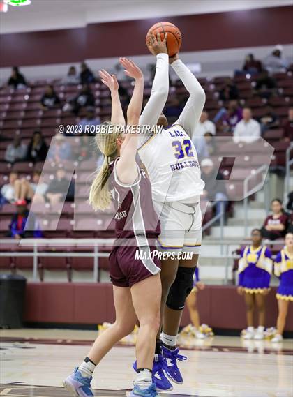 Thumbnail 1 in Palestine vs. Chapel Hill (UIL 4A Bi-District Playoff) photogallery.