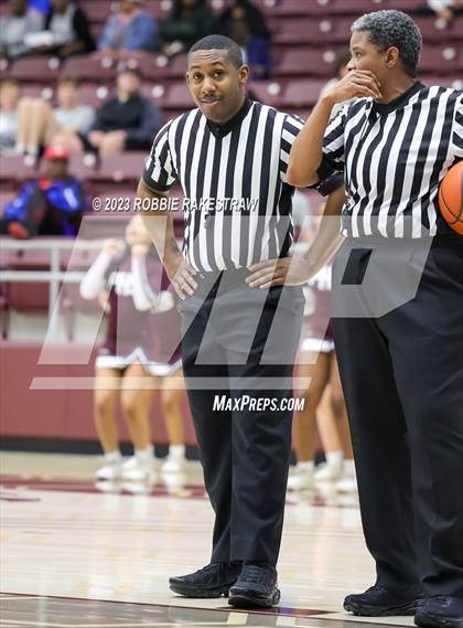 Thumbnail 1 in Palestine vs. Chapel Hill (UIL 4A Bi-District Playoff) photogallery.