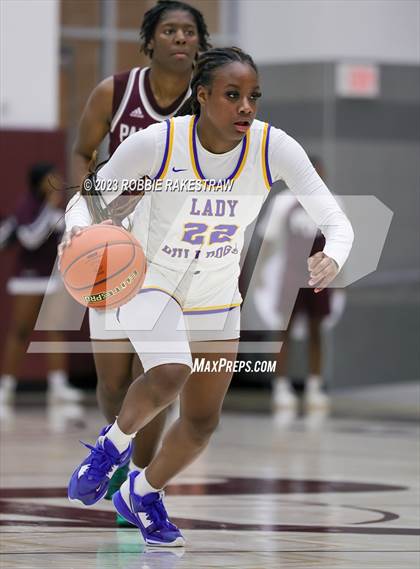 Thumbnail 1 in Palestine vs. Chapel Hill (UIL 4A Bi-District Playoff) photogallery.