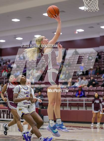 Thumbnail 1 in Palestine vs. Chapel Hill (UIL 4A Bi-District Playoff) photogallery.