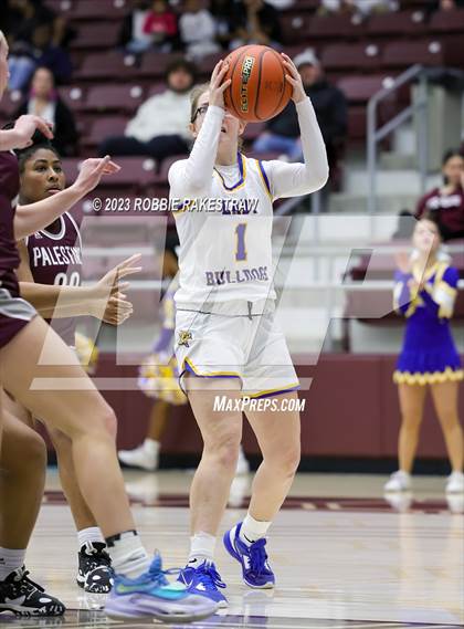 Thumbnail 1 in Palestine vs. Chapel Hill (UIL 4A Bi-District Playoff) photogallery.