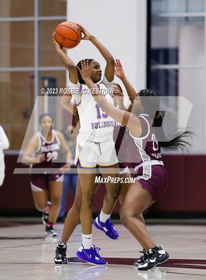Thumbnail 1 in Palestine vs. Chapel Hill (UIL 4A Bi-District Playoff) photogallery.