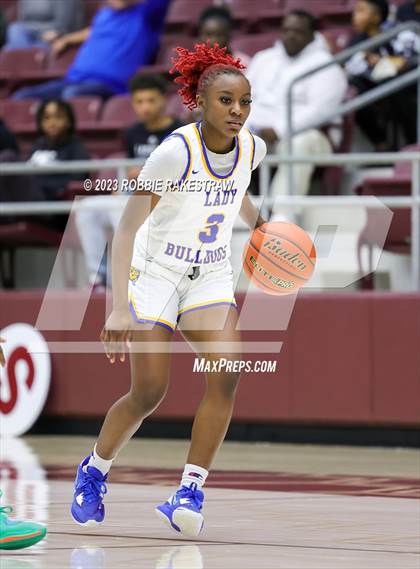 Thumbnail 2 in Palestine vs. Chapel Hill (UIL 4A Bi-District Playoff) photogallery.
