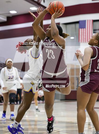 Thumbnail 2 in Palestine vs. Chapel Hill (UIL 4A Bi-District Playoff) photogallery.