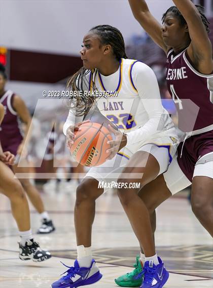 Thumbnail 3 in Palestine vs. Chapel Hill (UIL 4A Bi-District Playoff) photogallery.