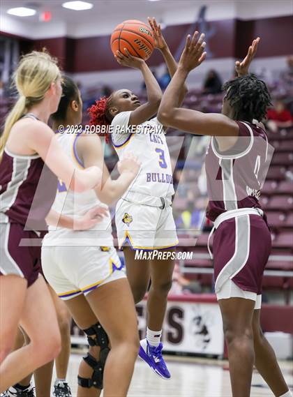 Thumbnail 3 in Palestine vs. Chapel Hill (UIL 4A Bi-District Playoff) photogallery.