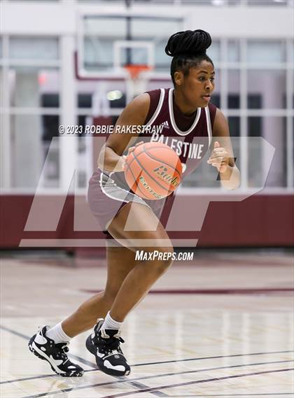 Thumbnail 2 in Palestine vs. Chapel Hill (UIL 4A Bi-District Playoff) photogallery.