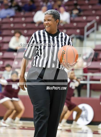 Thumbnail 2 in Palestine vs. Chapel Hill (UIL 4A Bi-District Playoff) photogallery.