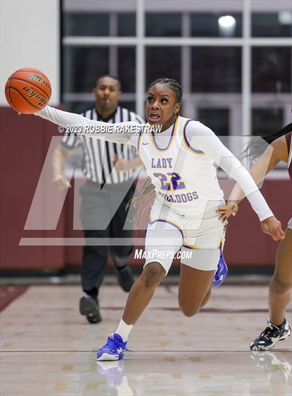 Thumbnail 3 in Palestine vs. Chapel Hill (UIL 4A Bi-District Playoff) photogallery.