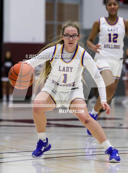 Thumbnail 1 in Palestine vs. Chapel Hill (UIL 4A Bi-District Playoff) photogallery.