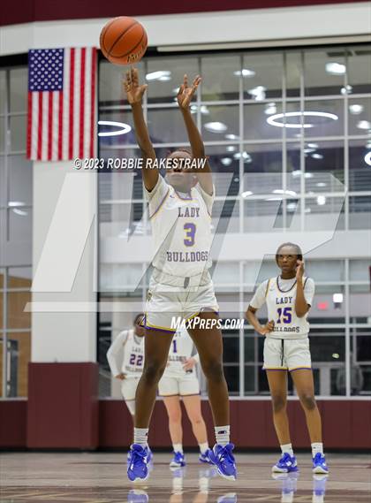 Thumbnail 1 in Palestine vs. Chapel Hill (UIL 4A Bi-District Playoff) photogallery.