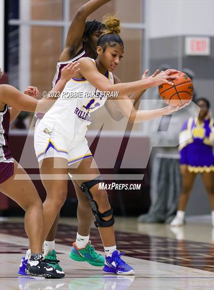 Thumbnail 1 in Palestine vs. Chapel Hill (UIL 4A Bi-District Playoff) photogallery.