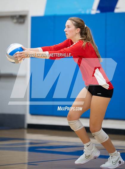 Thumbnail 2 in Village Christian @ Saugus photogallery.