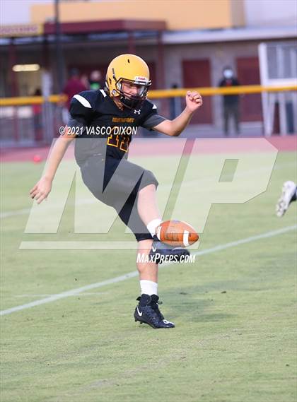 Thumbnail 1 in Brophy College Prep vs. Mountain Pointe photogallery.