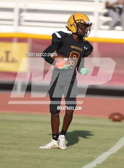 Thumbnail 2 in Brophy College Prep vs. Mountain Pointe photogallery.