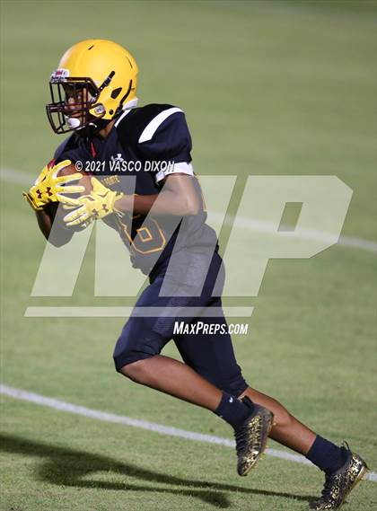 Thumbnail 2 in Brophy College Prep vs. Mountain Pointe photogallery.