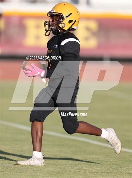 Thumbnail 2 in Brophy College Prep vs. Mountain Pointe photogallery.