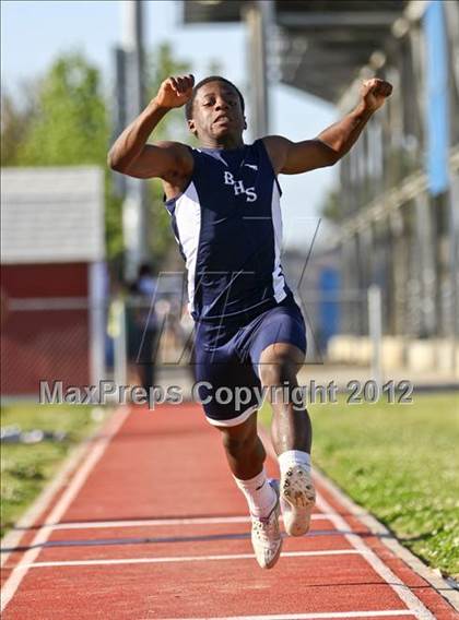 Thumbnail 3 in Titan Top 9 Invitational (Boys Triple Jump) photogallery.