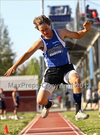 Thumbnail 3 in Titan Top 9 Invitational (Boys Triple Jump) photogallery.
