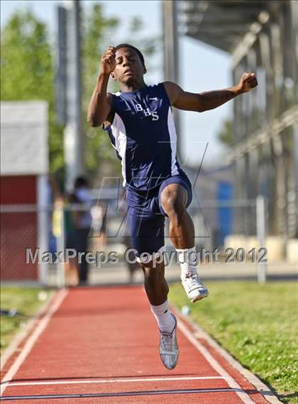 Thumbnail 2 in Titan Top 9 Invitational (Boys Triple Jump) photogallery.