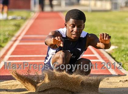 Thumbnail 3 in Titan Top 9 Invitational (Boys Triple Jump) photogallery.