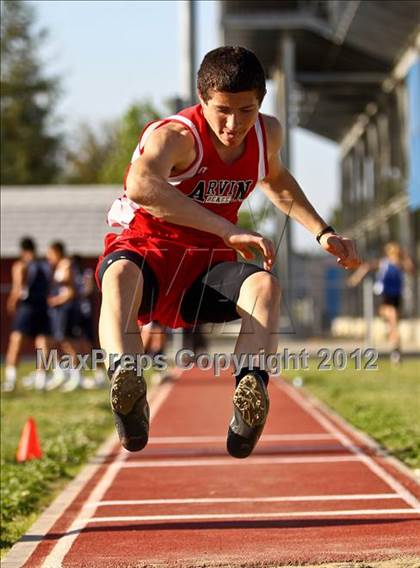 Thumbnail 2 in Titan Top 9 Invitational (Boys Triple Jump) photogallery.