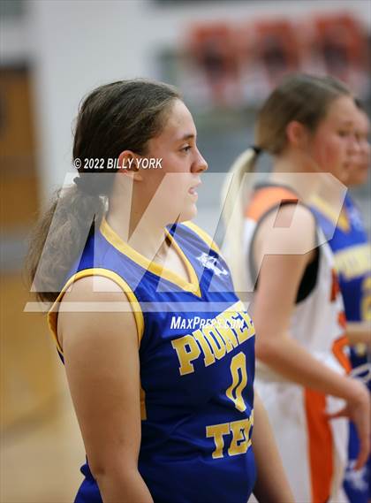 Thumbnail 2 in Grand Saline vs Pioneer Technology & Arts Academy photogallery.