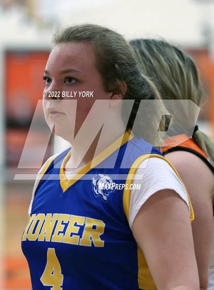 Thumbnail 3 in Grand Saline vs Pioneer Technology & Arts Academy photogallery.