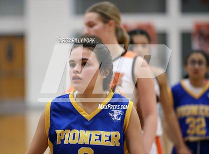 Thumbnail 3 in Grand Saline vs Pioneer Technology & Arts Academy photogallery.