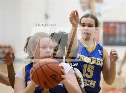 Thumbnail 1 in Grand Saline vs Pioneer Technology & Arts Academy photogallery.