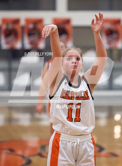 Thumbnail 3 in Grand Saline vs Pioneer Technology & Arts Academy photogallery.