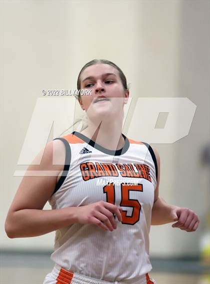 Thumbnail 2 in Grand Saline vs Pioneer Technology & Arts Academy photogallery.