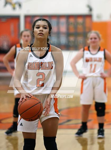 Thumbnail 2 in Grand Saline vs Pioneer Technology & Arts Academy photogallery.