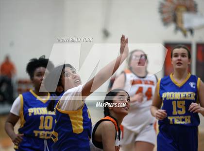 Thumbnail 3 in Grand Saline vs Pioneer Technology & Arts Academy photogallery.