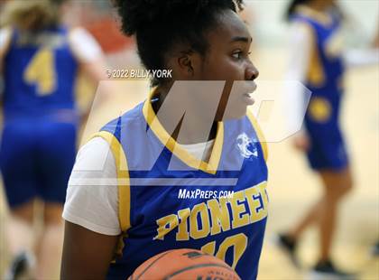 Thumbnail 2 in Grand Saline vs Pioneer Technology & Arts Academy photogallery.