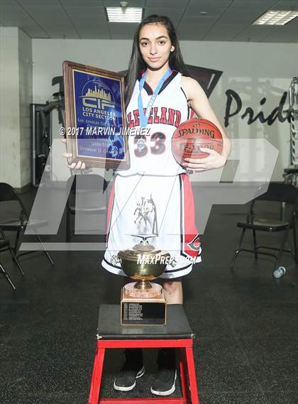 Thumbnail 3 in Cleveland vs. King/Drew (CIF LACS D2 Final) photogallery.