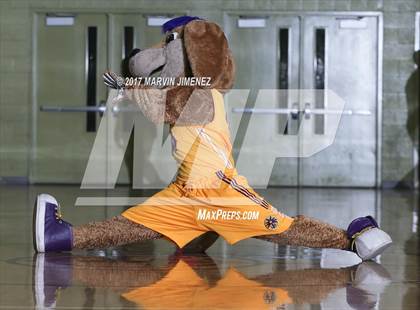 Thumbnail 1 in Cleveland vs. King/Drew (CIF LACS D2 Final) photogallery.