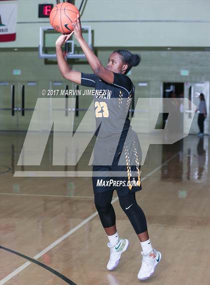Thumbnail 3 in Cleveland vs. King/Drew (CIF LACS D2 Final) photogallery.